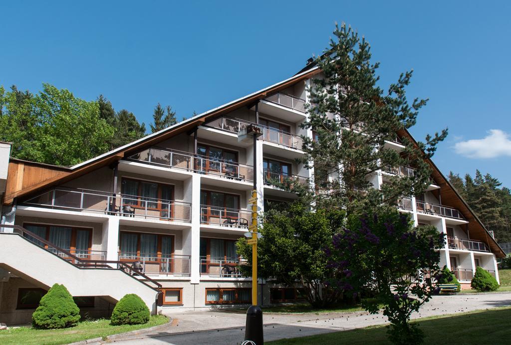 Hotel Radejov Knezdub Eksteriør bilde