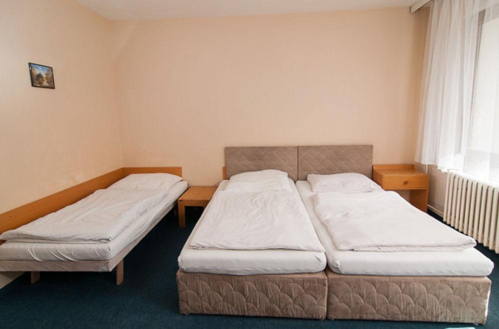 Hotel Radejov Knezdub Eksteriør bilde