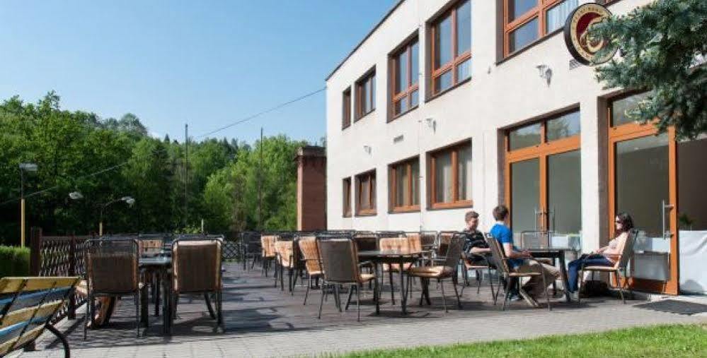 Hotel Radejov Knezdub Eksteriør bilde